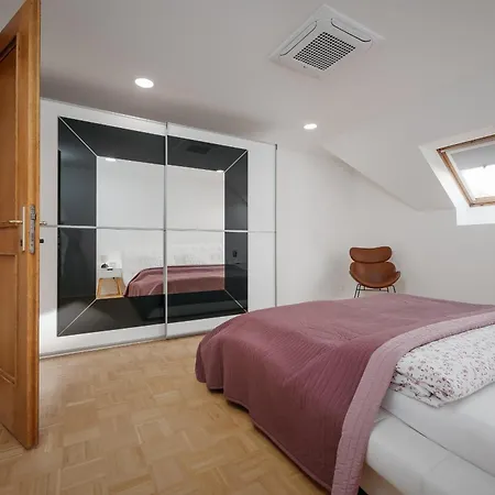 Dot 3 Bdr Apartment With Tyn Cathedral View & Ac Prague Exterior photo