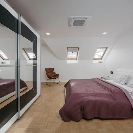 Dot 3 Bdr Apartment With Tyn Cathedral View & Ac Prague Exterior photo